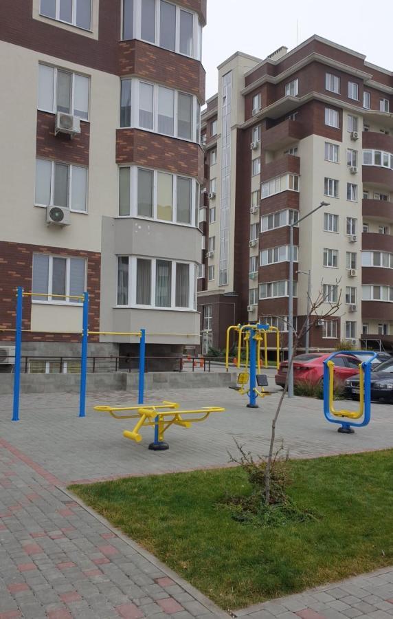 Уютная Квартира На Сутки С Видом На Море И Близостю Пляжа Kryzjanivka Exteriör bild